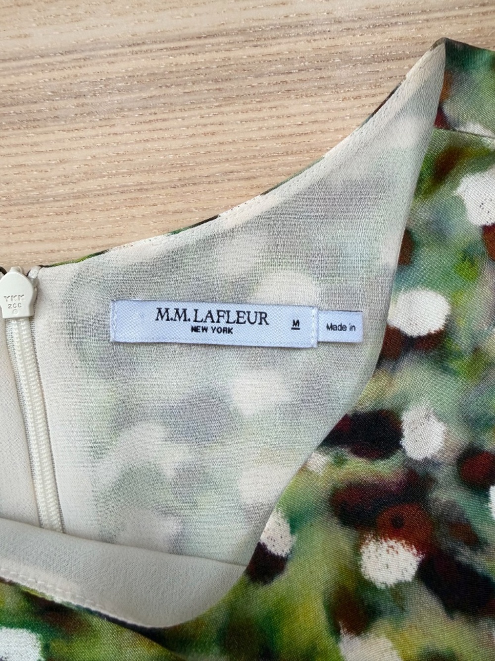 M.M. LaFleur The Nejvi Top - Washable Silk Short Sleeve Spotlight Print M - Picture 6 of 10